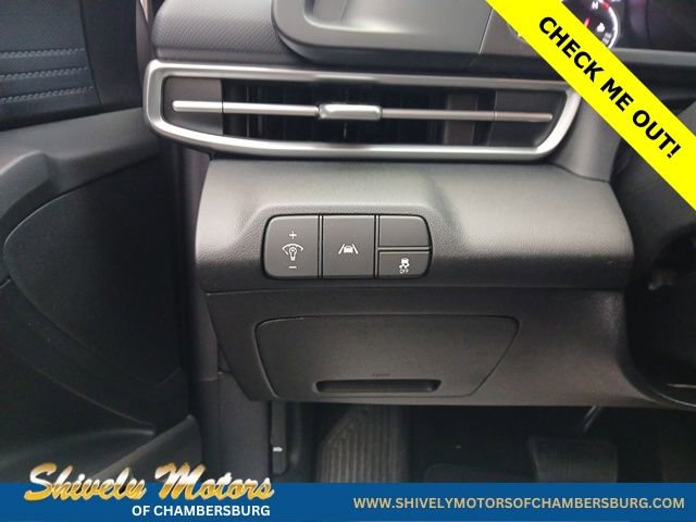 Used 2023 Hyundai Elantra SEL FWD image 29