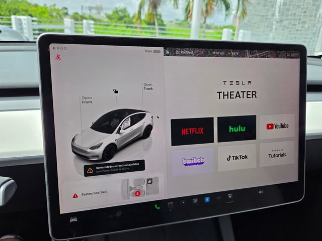 Used 2024 Tesla Model Y Performance AWD/4WD image 34