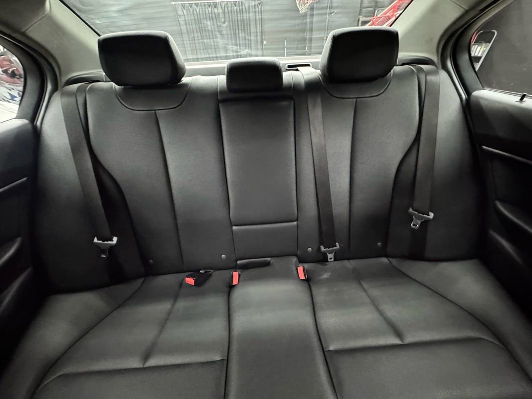 Used 2018 BMW 320i xDrive Sedan w/ Convenience Package image 31