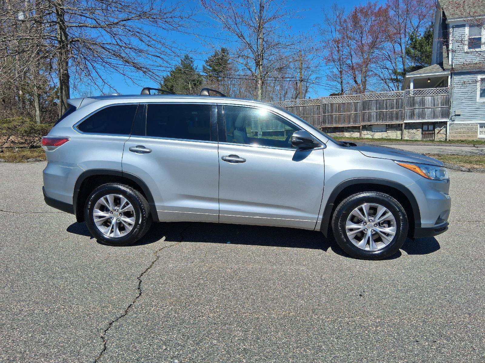 Used 2015 Toyota Highlander XLE AWD/4WD image 7