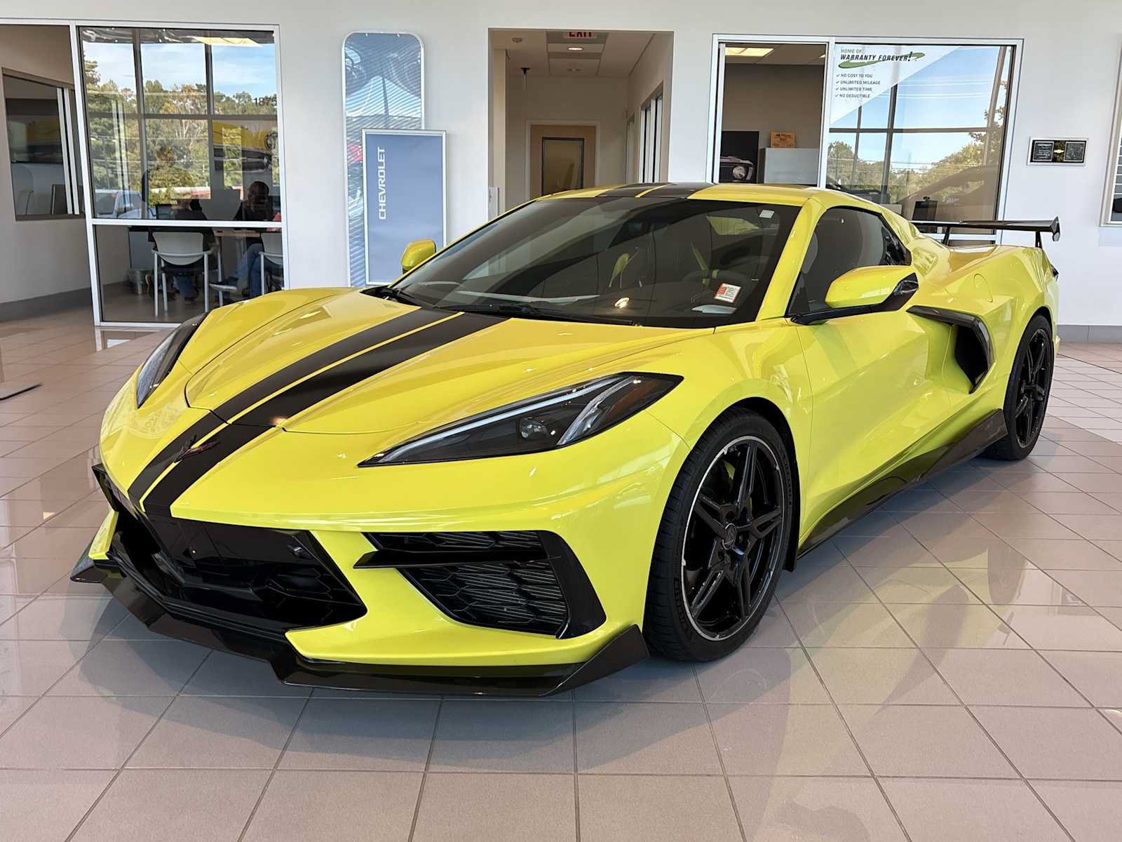 Used 2021 Chevrolet Corvette Stingray Premium Conv w/ Z51 Performance Package RWD image 2