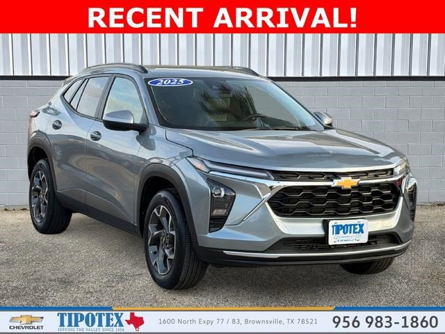 Certified 2025 Chevrolet Trax LT w/ Driver Confidence Package image 1