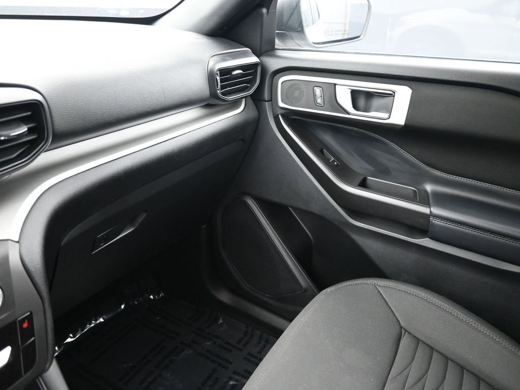 Used 2020 Ford Explorer XLT w/ Comfort Package AWD/4WD image 33