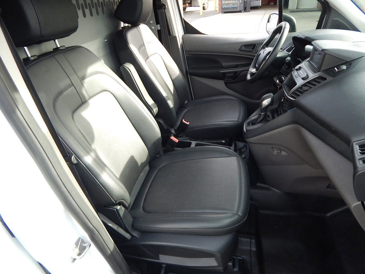 Used 2022 Ford Transit Connect XL image 21