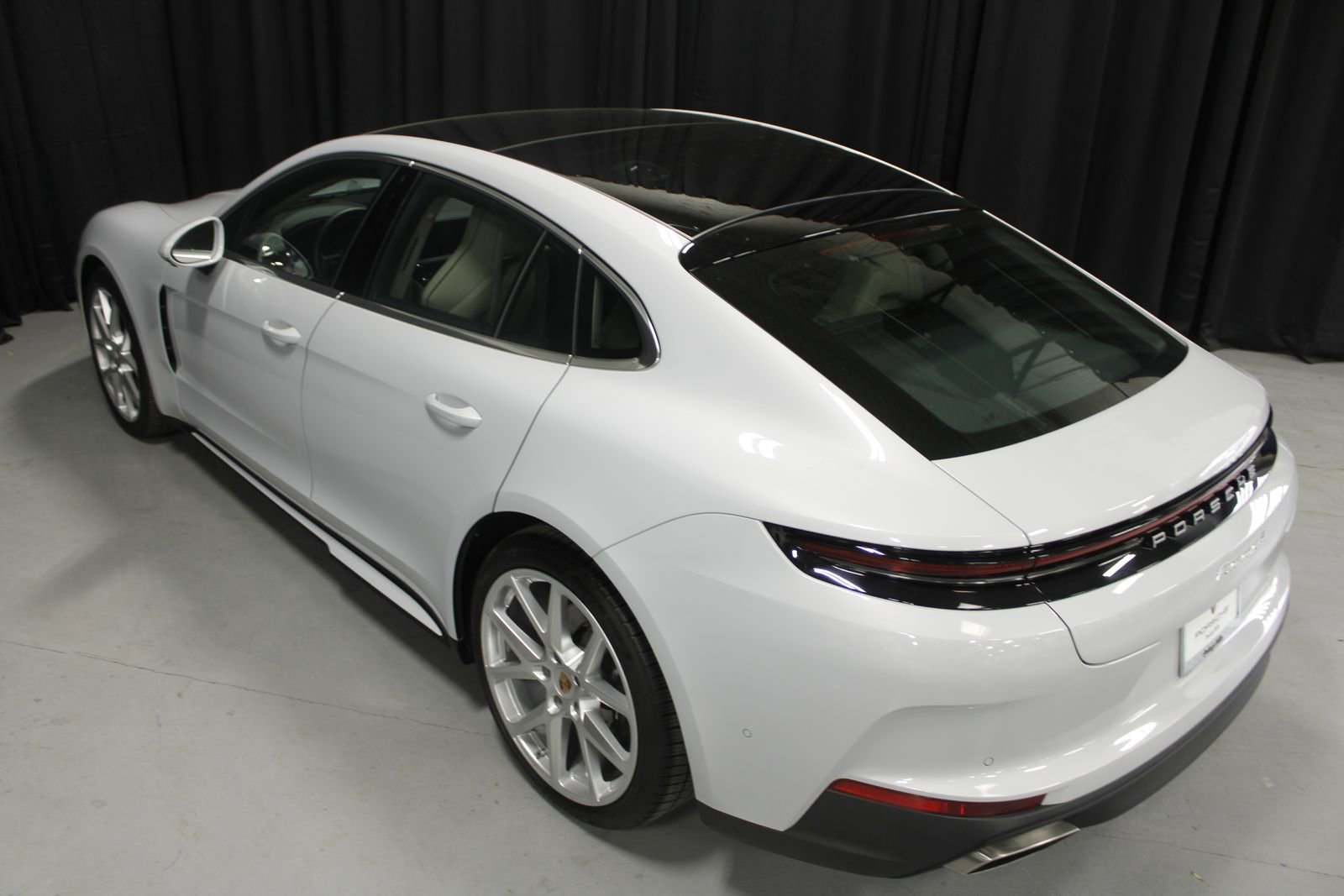 Used 2025 Porsche Panamera 4 image 15