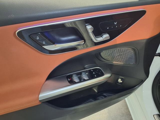 Used 2025 Mercedes-Benz C 300 4MATIC Sedan image 16