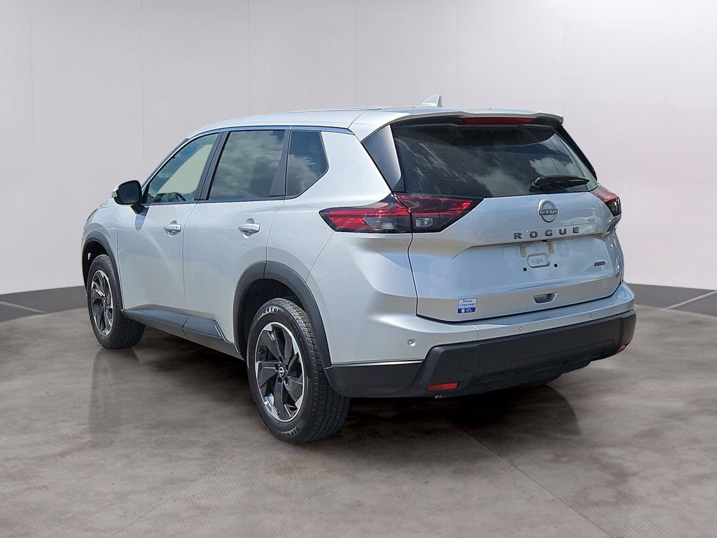 Used 2025 Nissan Rogue SV AWD/4WD image 6