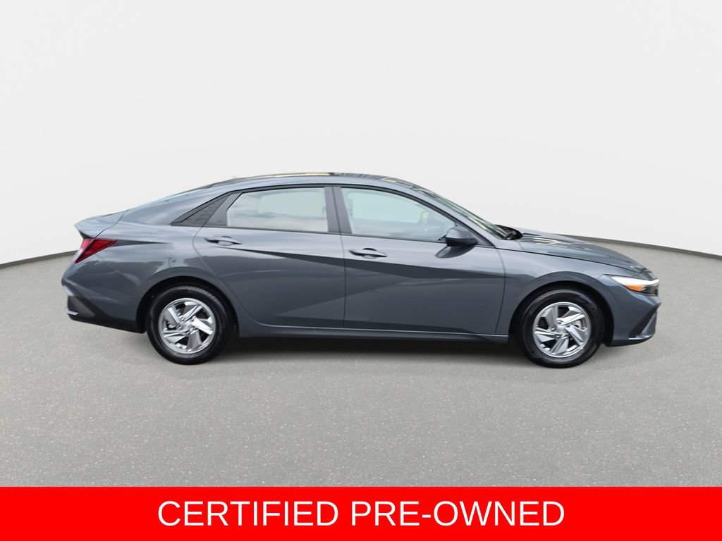 Certified 2026 Hyundai Elantra SE FWD image 4