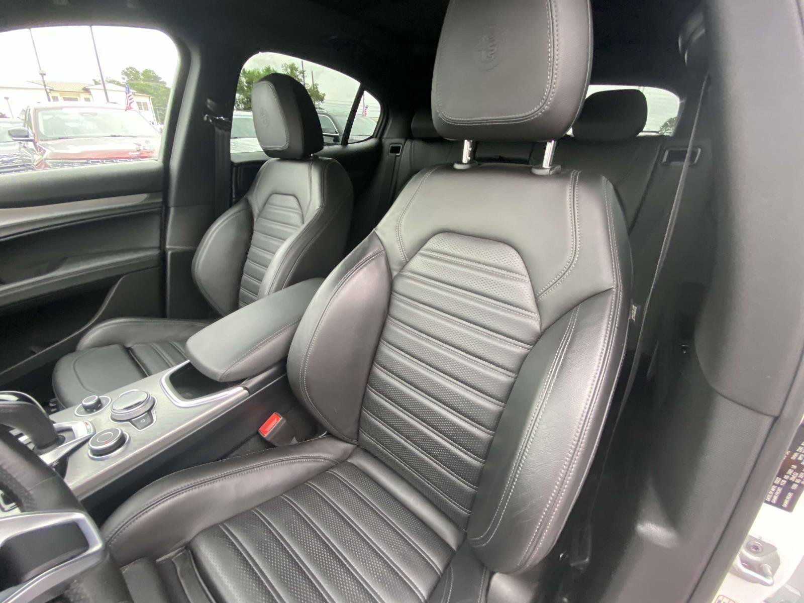 Used 2022 Alfa Romeo Stelvio Veloce image 12