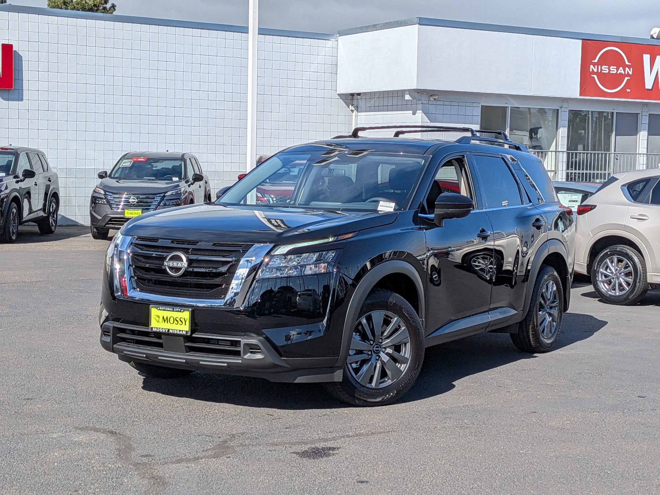 New 2025 Nissan Pathfinder SV w/ SV Premium Package