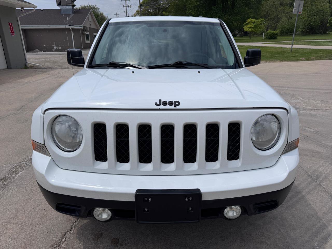 Used 2015 Jeep Patriot Sport w/ Power Value Group FWD image 8