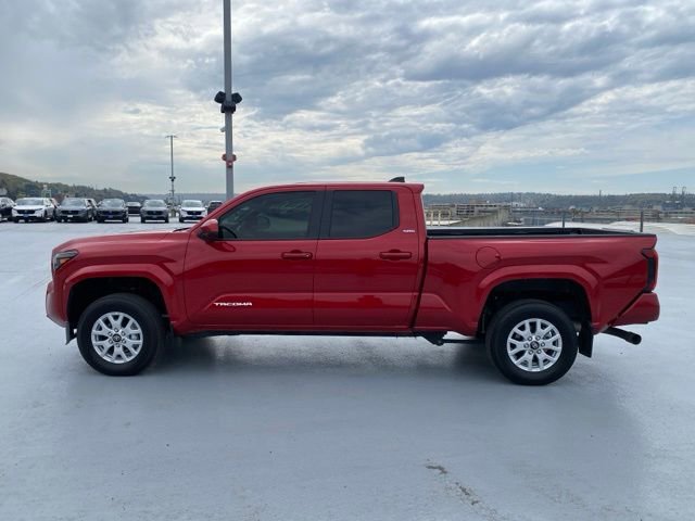 Used 2024 Toyota Tacoma SR5 AWD/4WD image 5