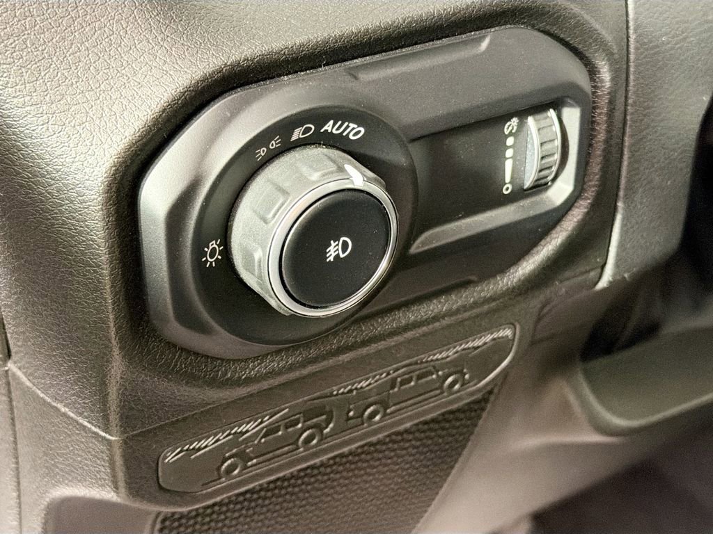 Used 2024 Jeep Wrangler Willys image 10