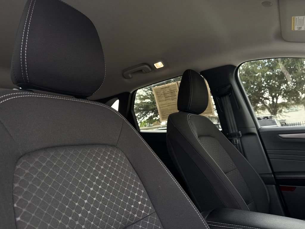 Used 2025 Ford Escape Active w/ Tech Pack #1 FWD image 16
