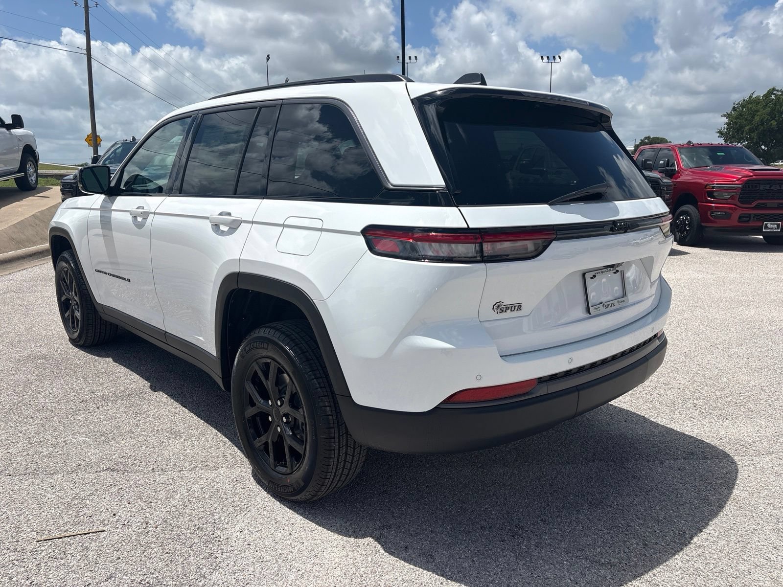 New 2026 Jeep Grand Cherokee Altitude RWD image 4