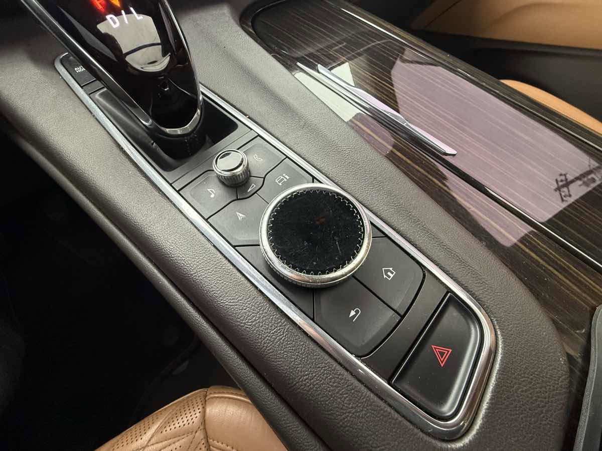 Used 2021 Cadillac Escalade Premium Luxury image 32