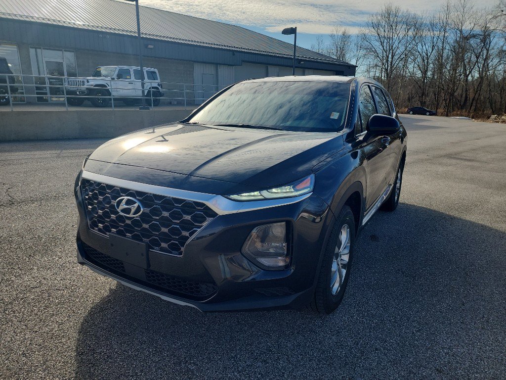 Used 2020 Hyundai Santa Fe SE image 2