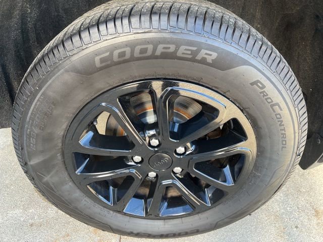 Used 2015 Jeep Grand Cherokee Limited image 7