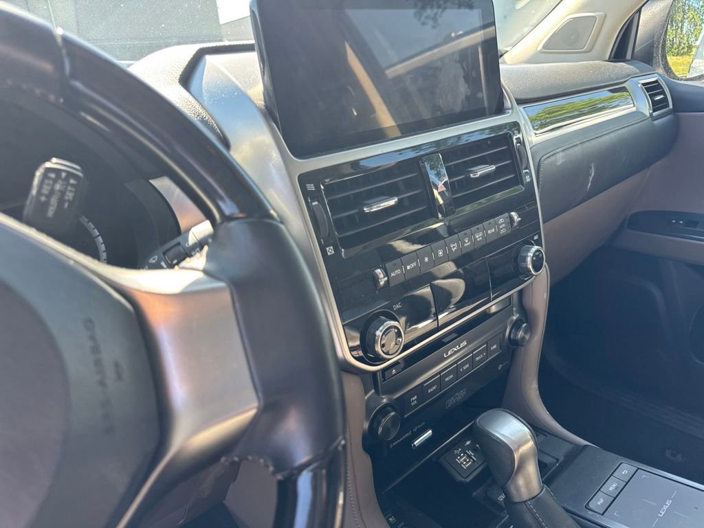 Used 2023 Lexus GX 460 Premium w/ Accessory Package AWD/4WD image 8