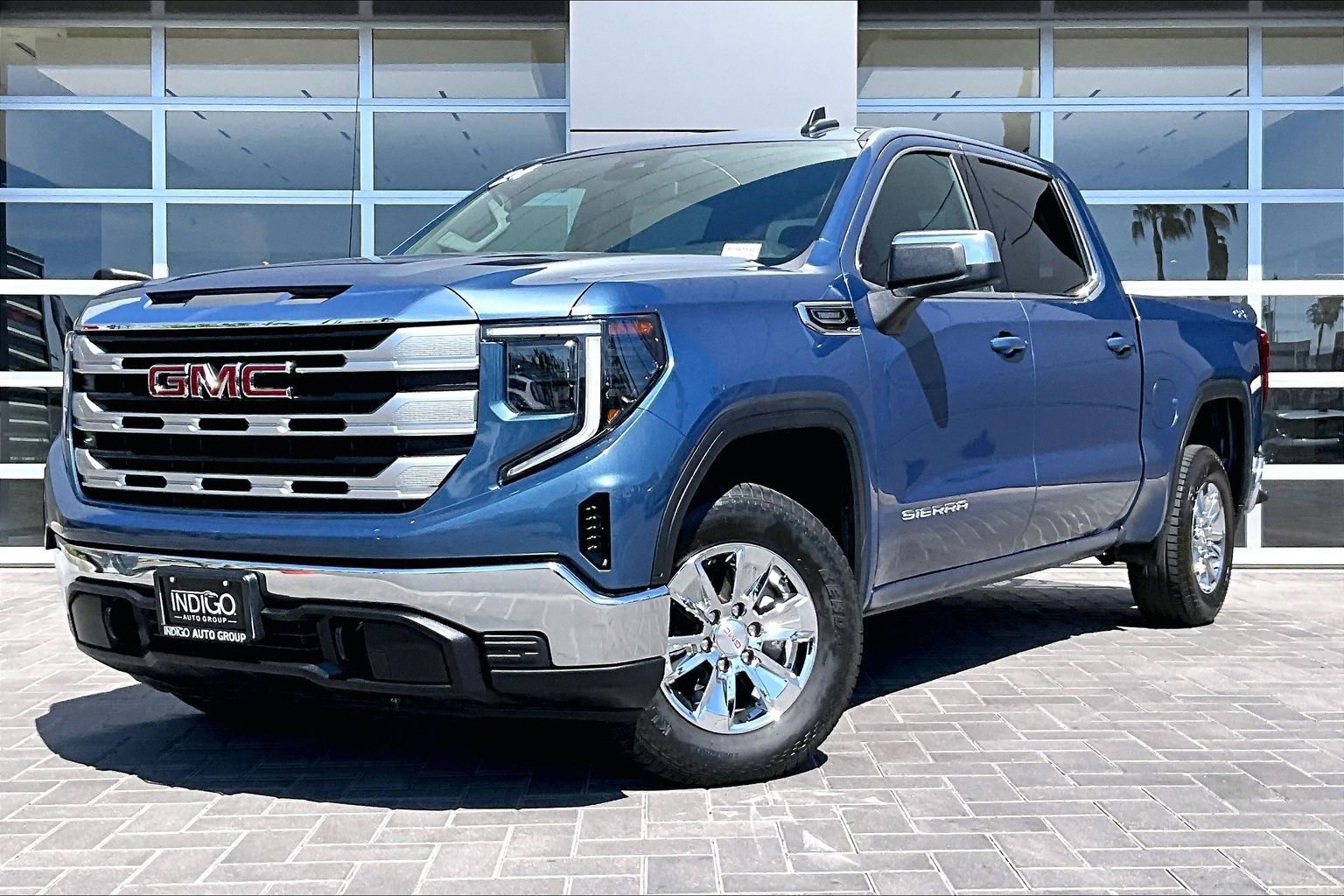 Used 2024 GMC Sierra 1500 SLE image 1