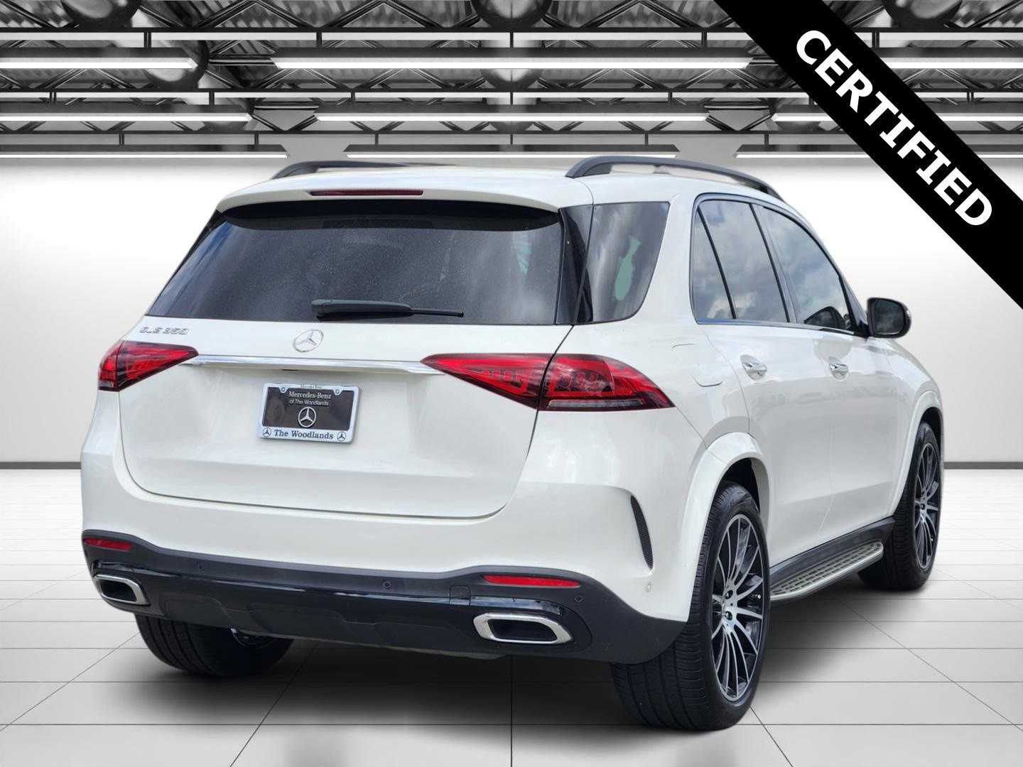 Certified 2022 Mercedes-Benz GLE 350 w/ AMG Line Interior image 9