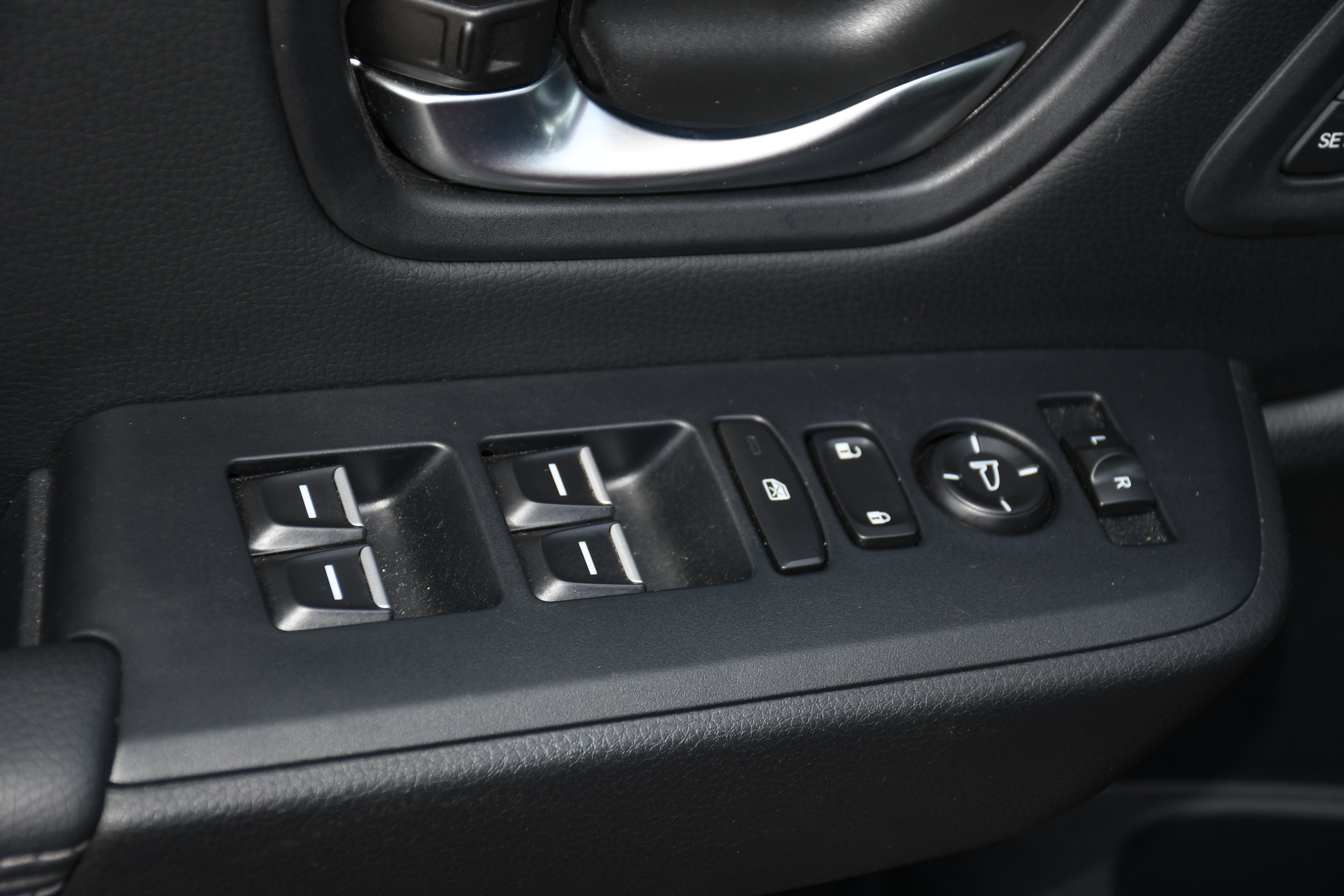 Used 2024 Honda Pilot Touring image 11