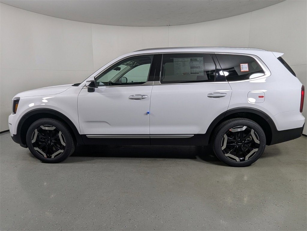 New 2025 Kia Telluride S image 4