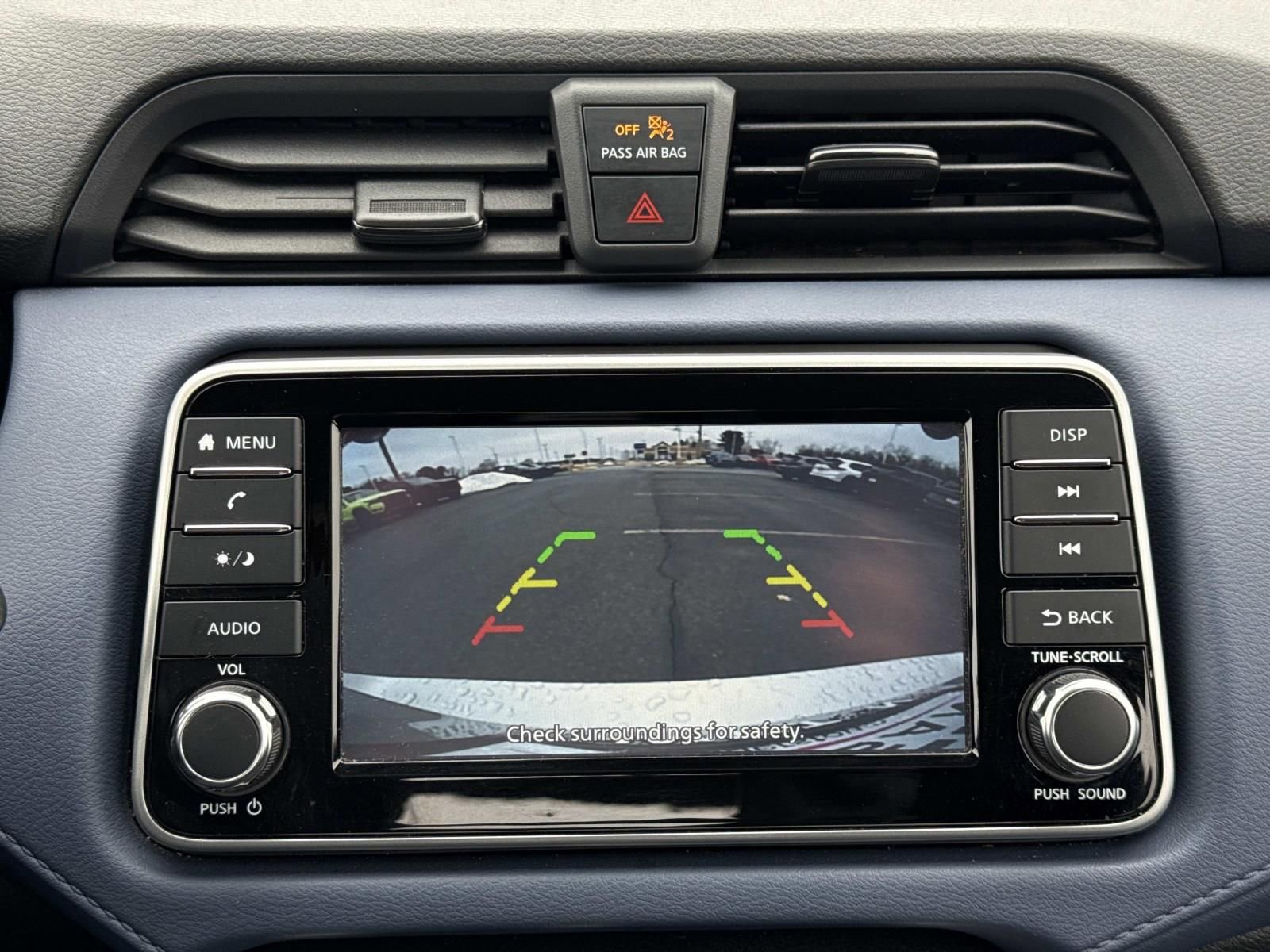 Used 2023 Nissan Versa SV image 10