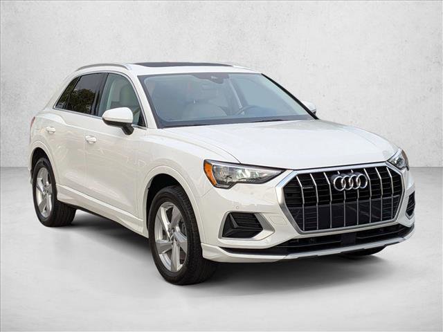 Used 2020 Audi Q3 2.0T Premium w/ Convenience Package image 3