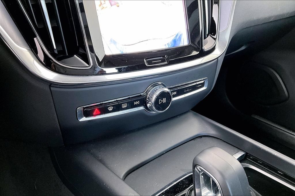 Used 2025 Volvo S60 B5 Core FWD image 28