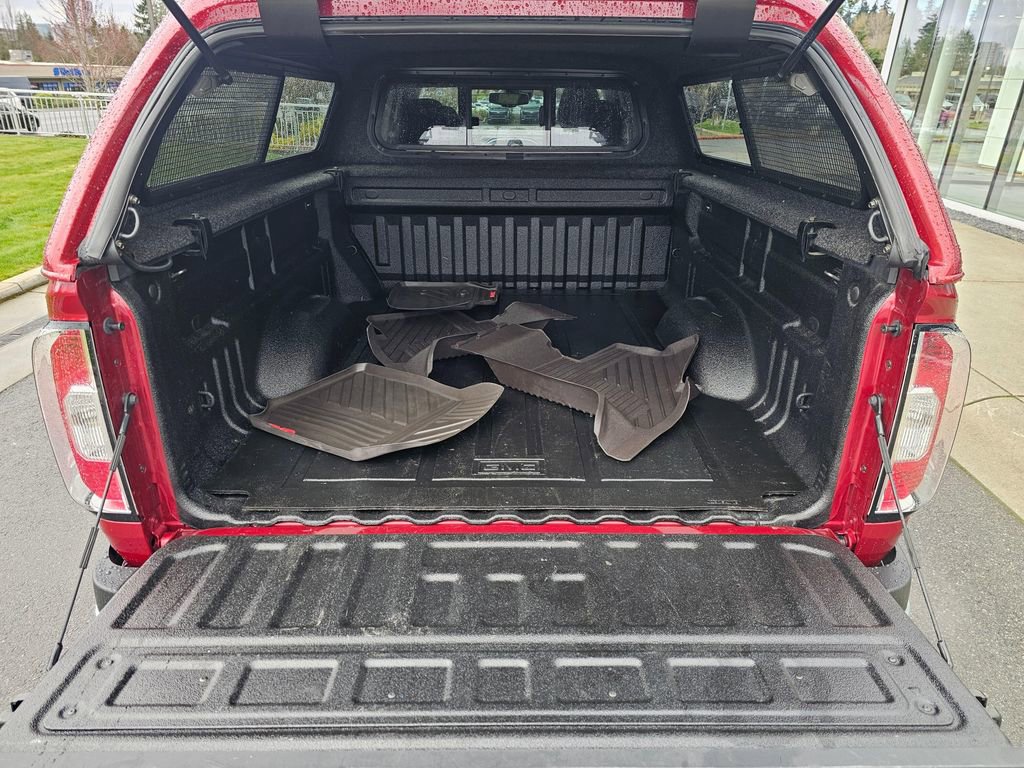 Used 2018 GMC Canyon SLT w/ Driver Alert Package image 13