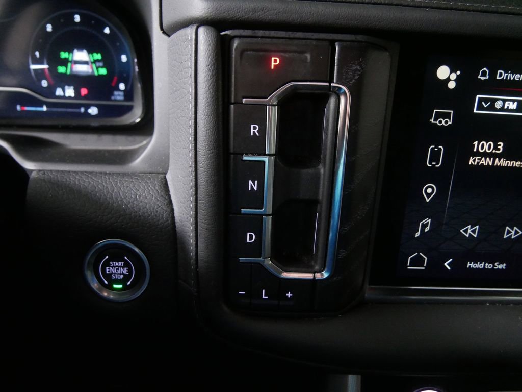 Used 2024 GMC Yukon Denali w/ Advanced Technology Package AWD/4WD image 27