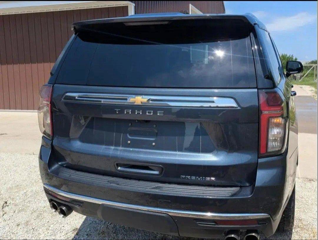 Used 2021 Chevrolet Tahoe Premier w/ Premium Package AWD/4WD image 2