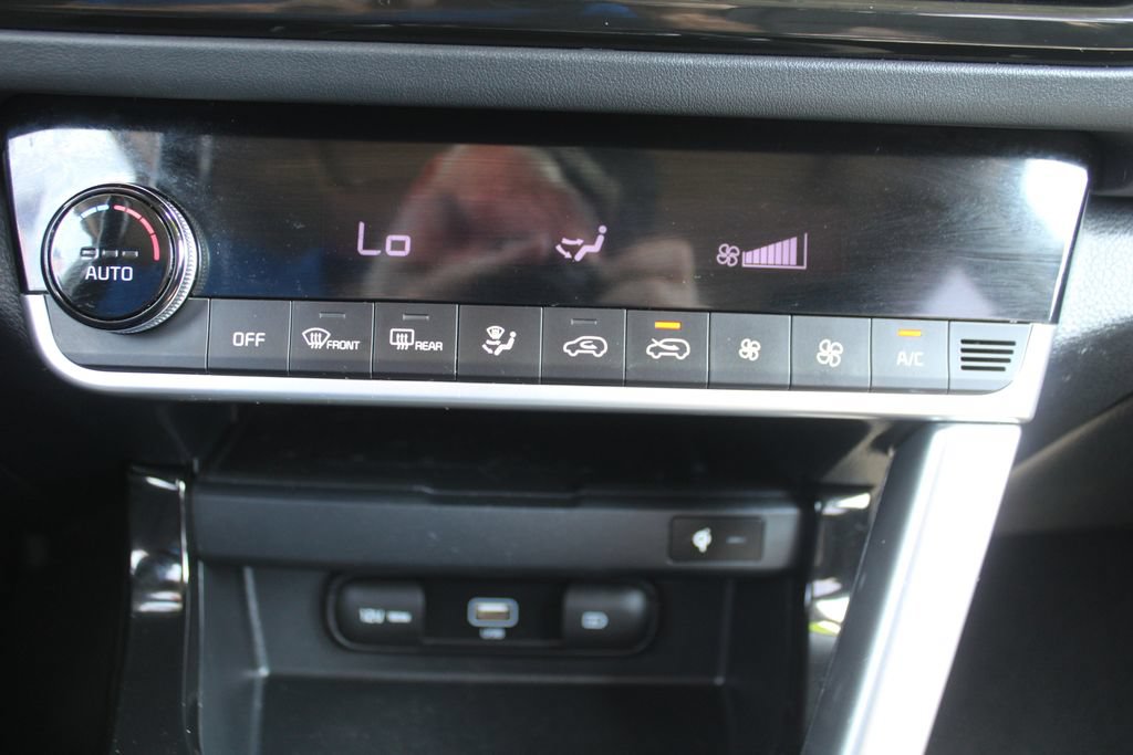 Certified 2023 Kia Seltos SX w/ SX Sunroof Package AWD/4WD image 41