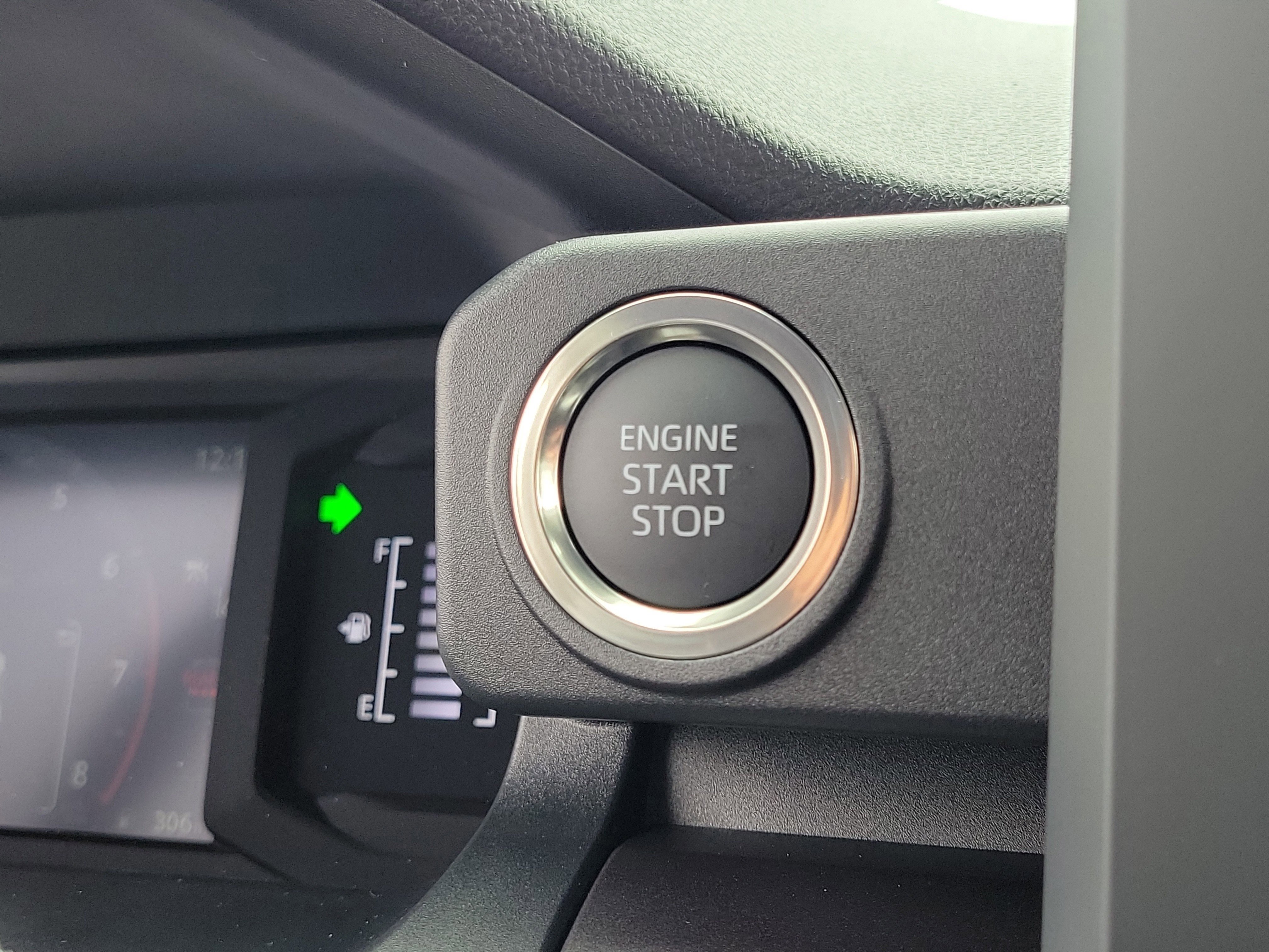 New 2025 Toyota 4Runner SR5 image 28