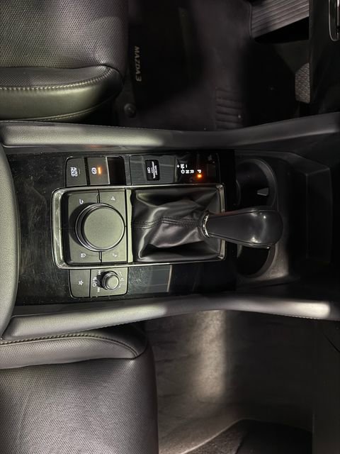 Used 2022 MAZDA MAZDA3 s image 23