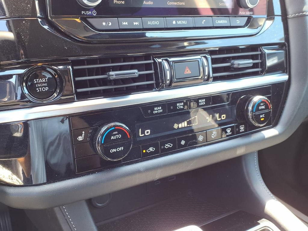Used 2025 Nissan Pathfinder SV AWD/4WD image 10