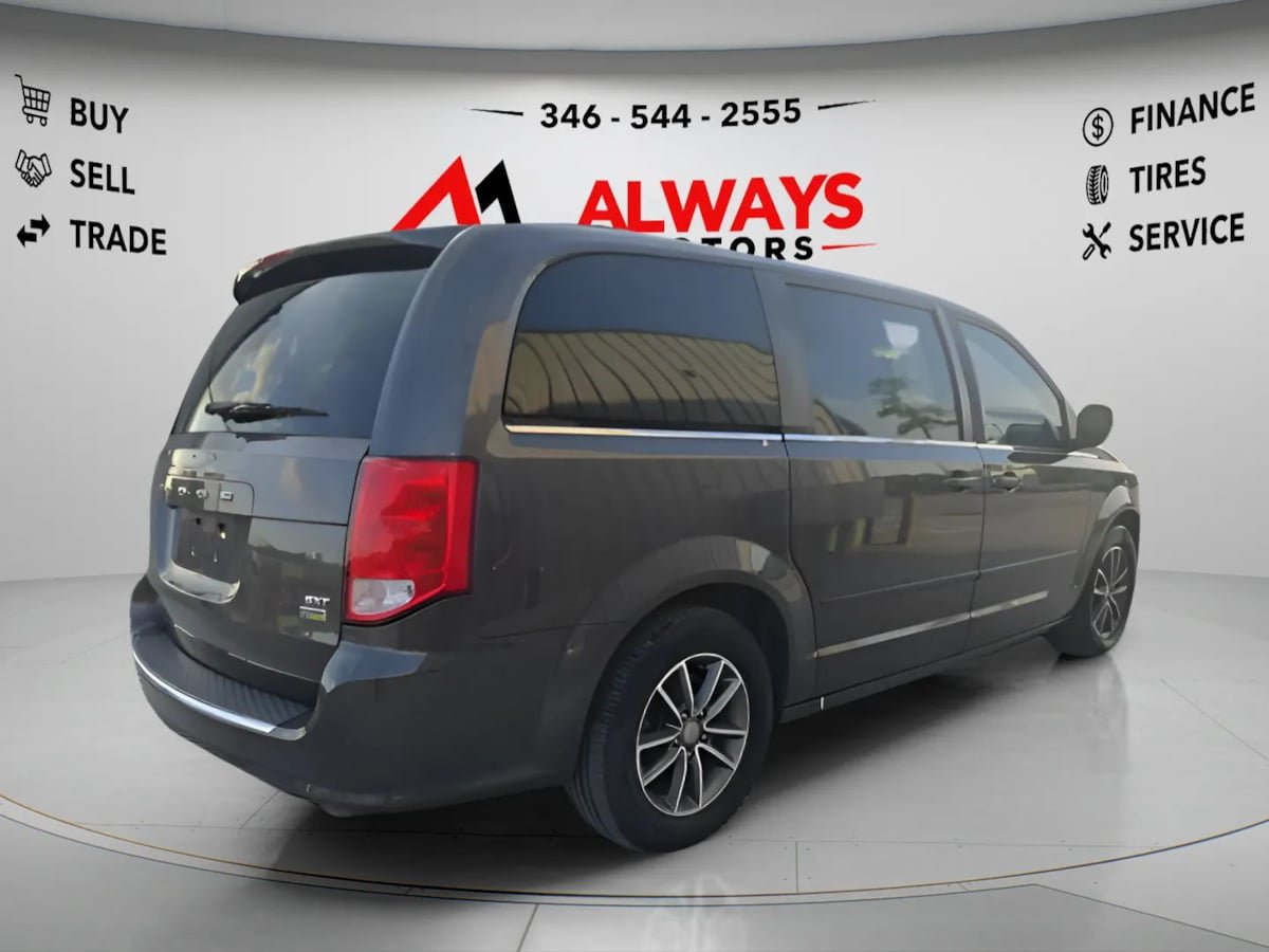 Used 2017 Dodge Grand Caravan SXT FWD image 13