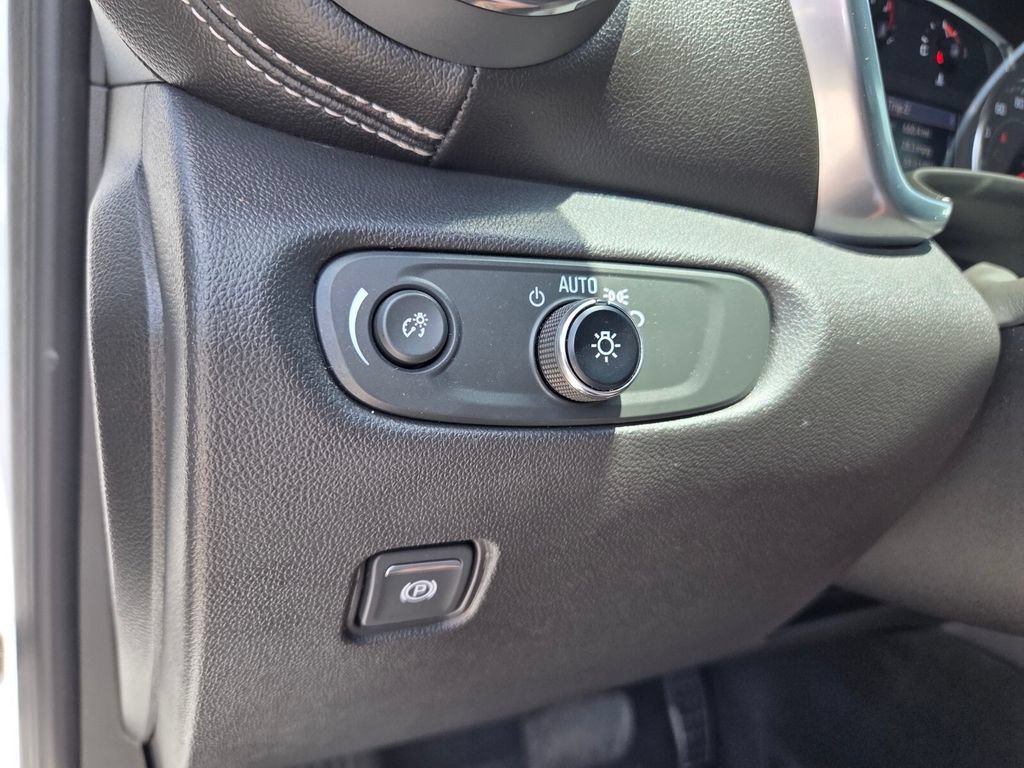 Used 2023 Chevrolet Blazer LT FWD image 23