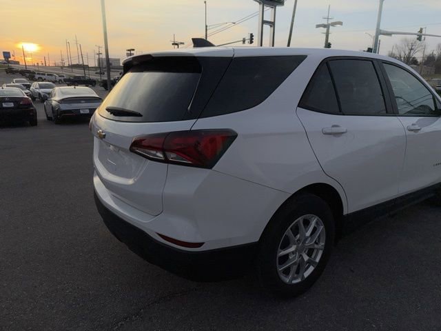 Used 2024 Chevrolet Equinox LS w/ LS Convenience Package image 13