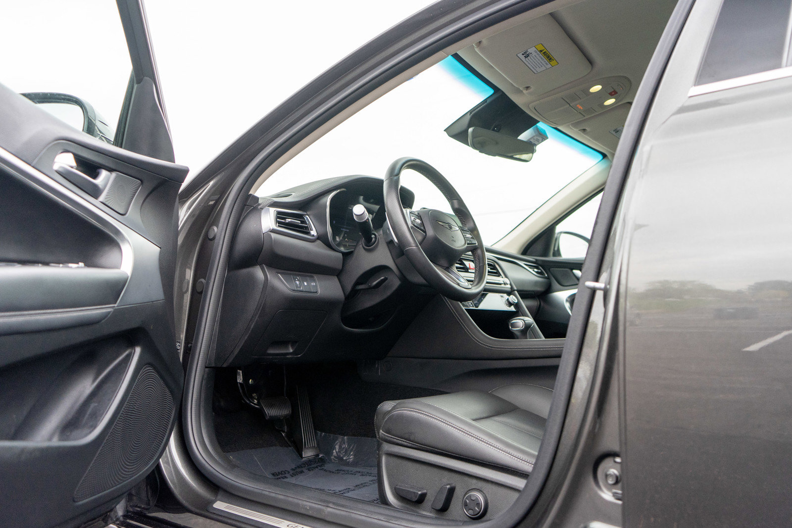 Used 2025 Genesis G70 2.5T AWD/4WD image 13