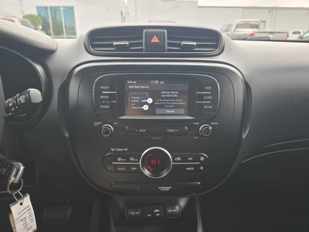 Used 2017 Kia Soul + FWD image 12