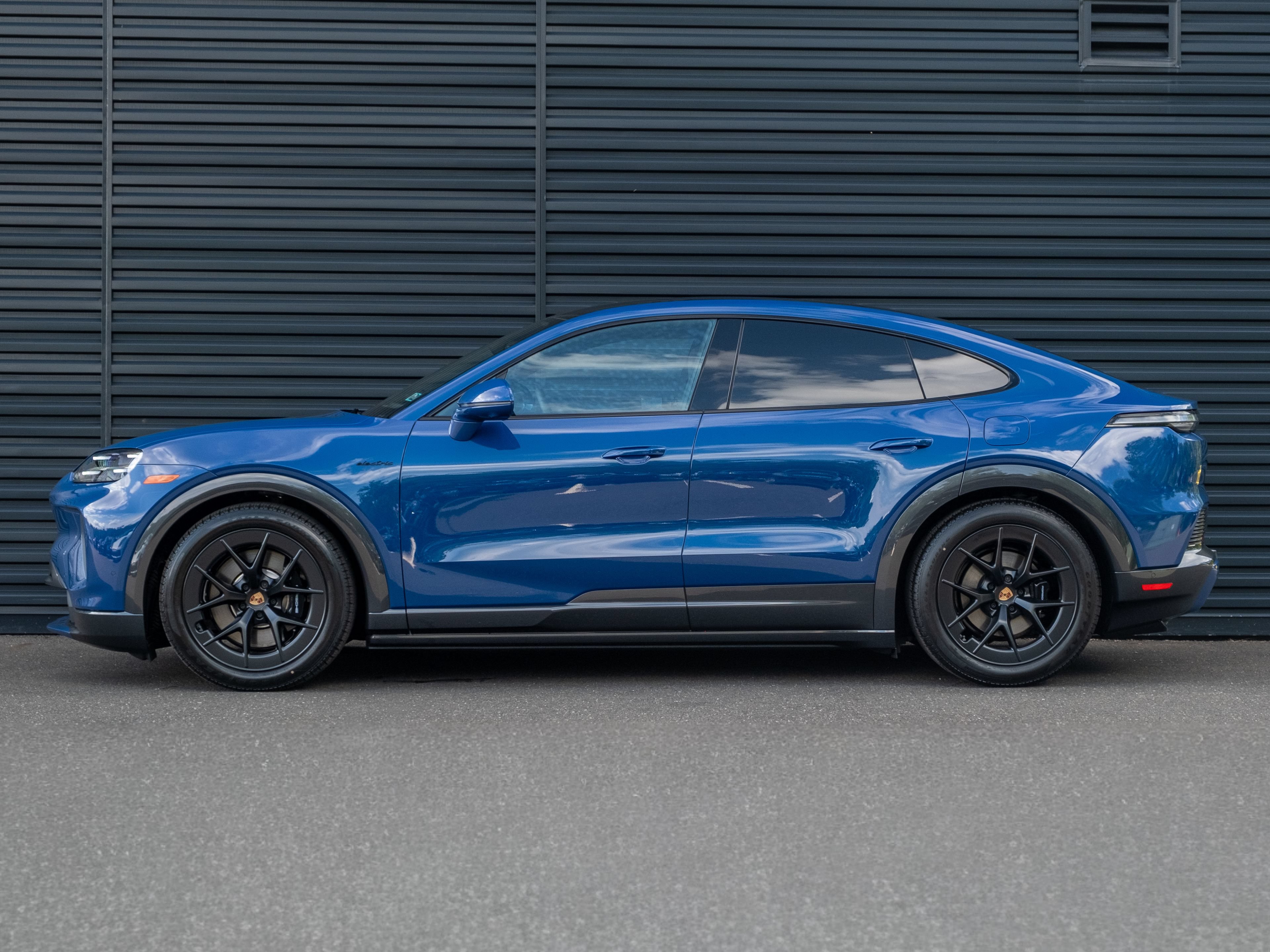 New 2026 Porsche Cayenne S AWD/4WD image 2