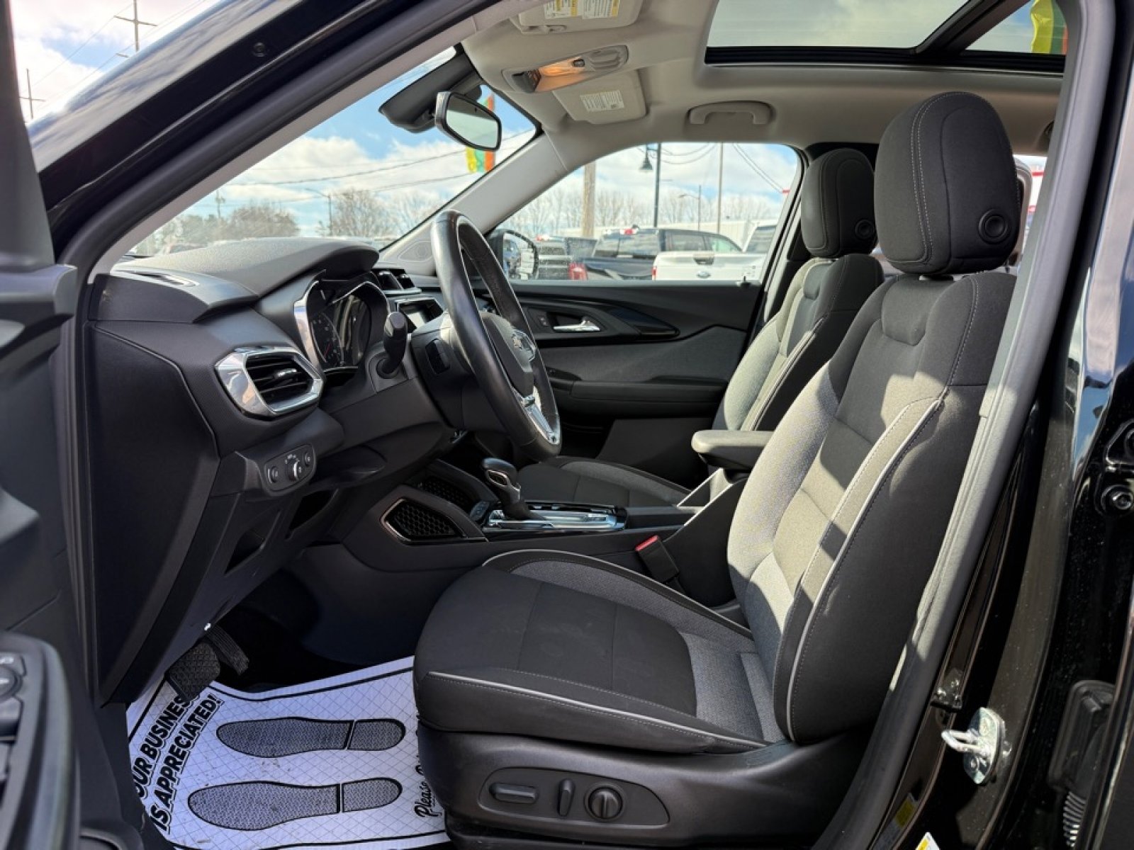 Used 2023 Chevrolet TrailBlazer LT w/ Sun and Liftgate Package image 10