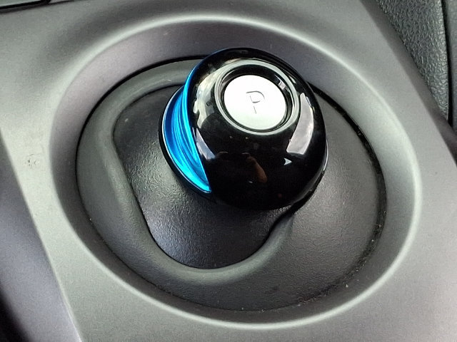Used 2025 Nissan Leaf S FWD image 11
