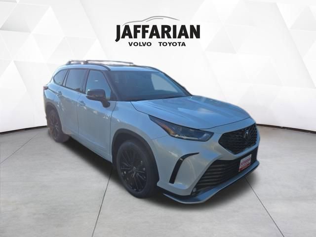New 2026 Toyota Highlander XSE image 1