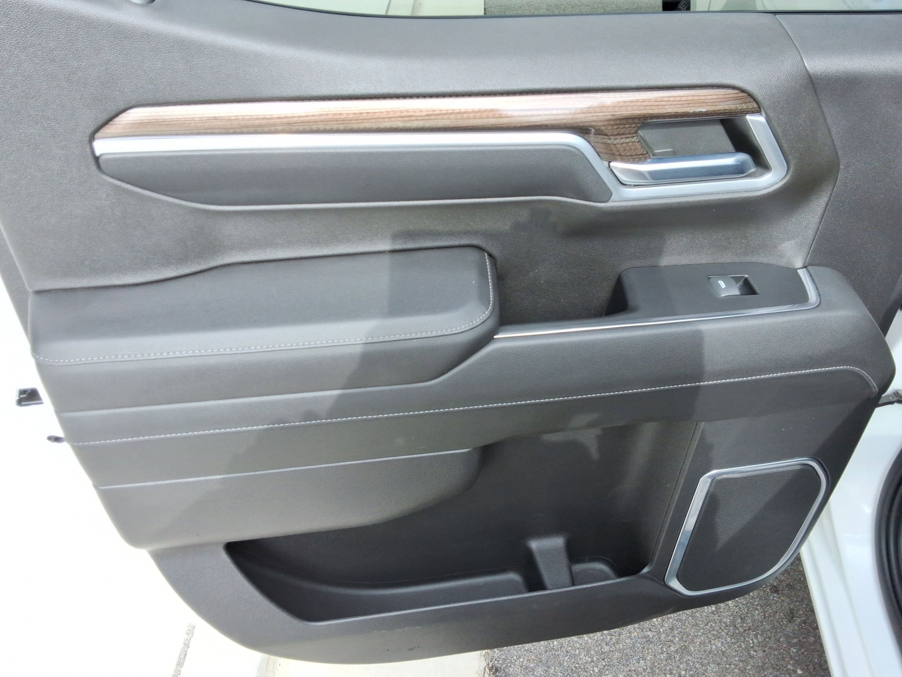 Used 2022 Chevrolet Silverado 1500 RST w/ Z71 Off-Road Package image 22