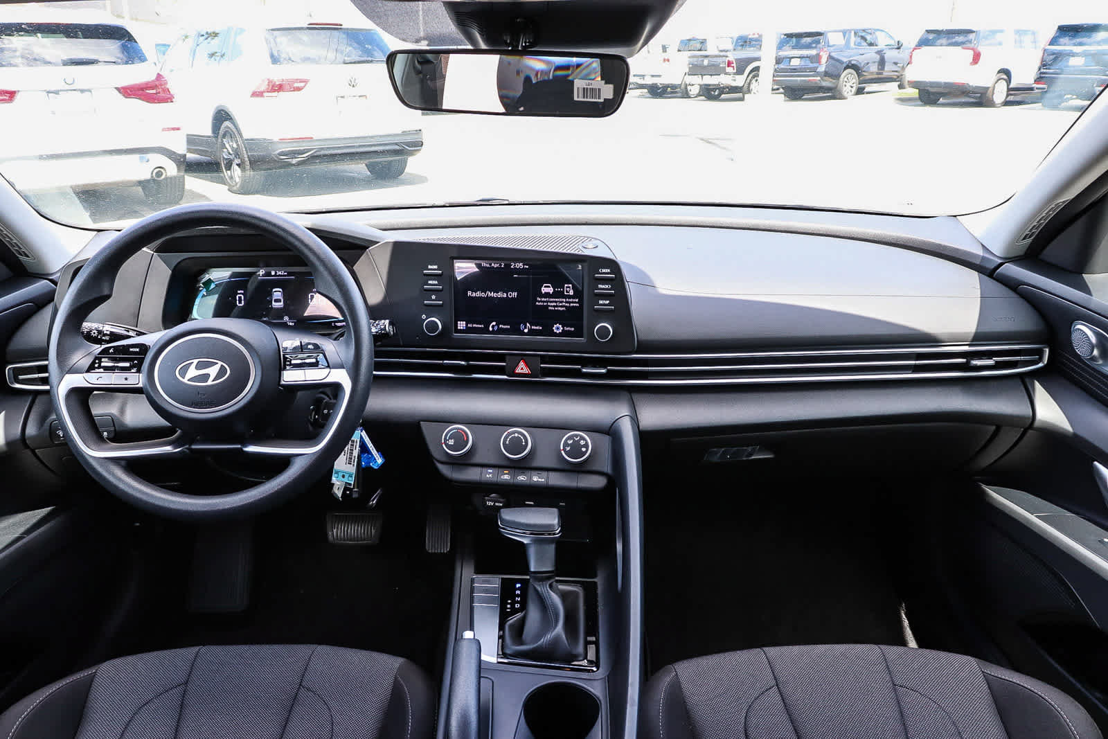 Used 2025 Hyundai Elantra SE w/ Cargo Package FWD image 16