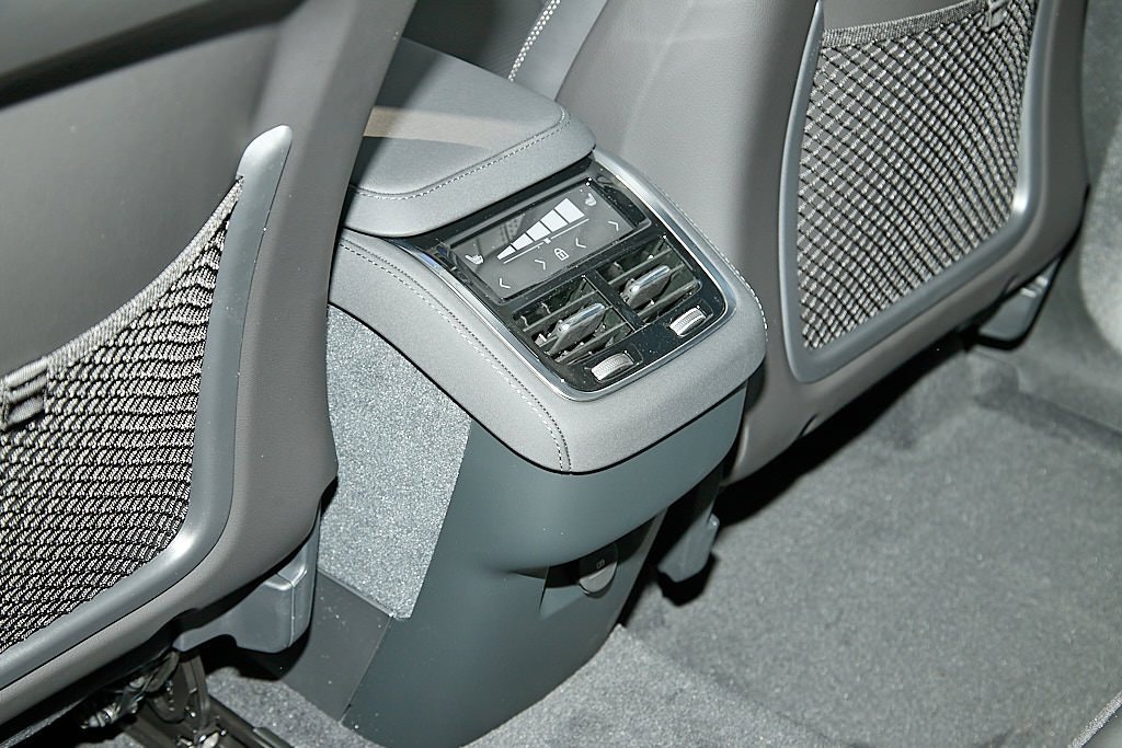 New 2026 Volvo XC90 B5 Ultra w/ Protection Package image 22