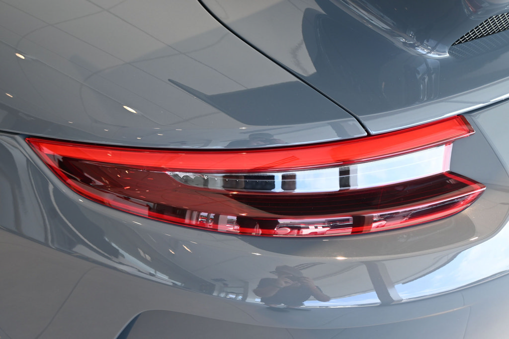Used 2018 Porsche 911 GT3 w/ Sport Chrono Package RWD image 14